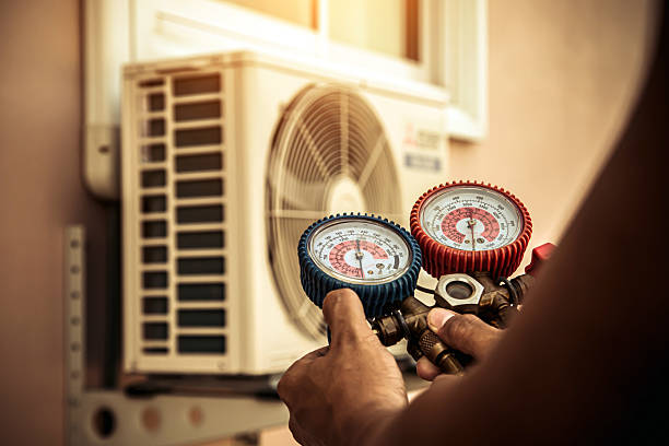 Professional Hvac technician working in Godfrey, IL